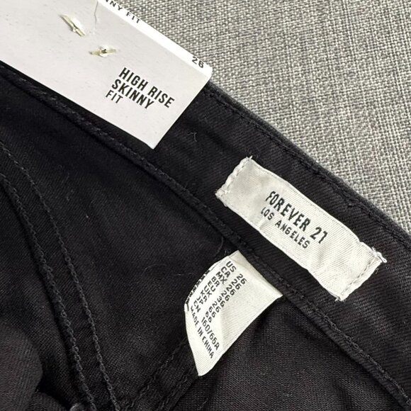 New! Forever 21 Black Skinny Jeans Embroidered Flowers & Bird High Rise 26 Waist - Picture 5 of 14